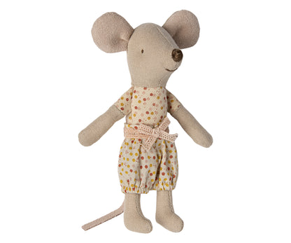 Maileg Little Sister Mouse With Magnetic Hands In Matchbox