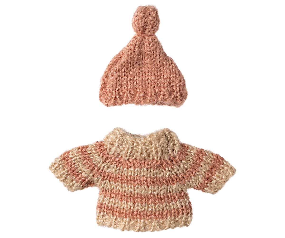 *PRE-ORDER* - Maileg Knitted Sweater & Hat, Big Sister Mouse - *ESTIMATED ARRIVAL MID NOVEMBER 2024*