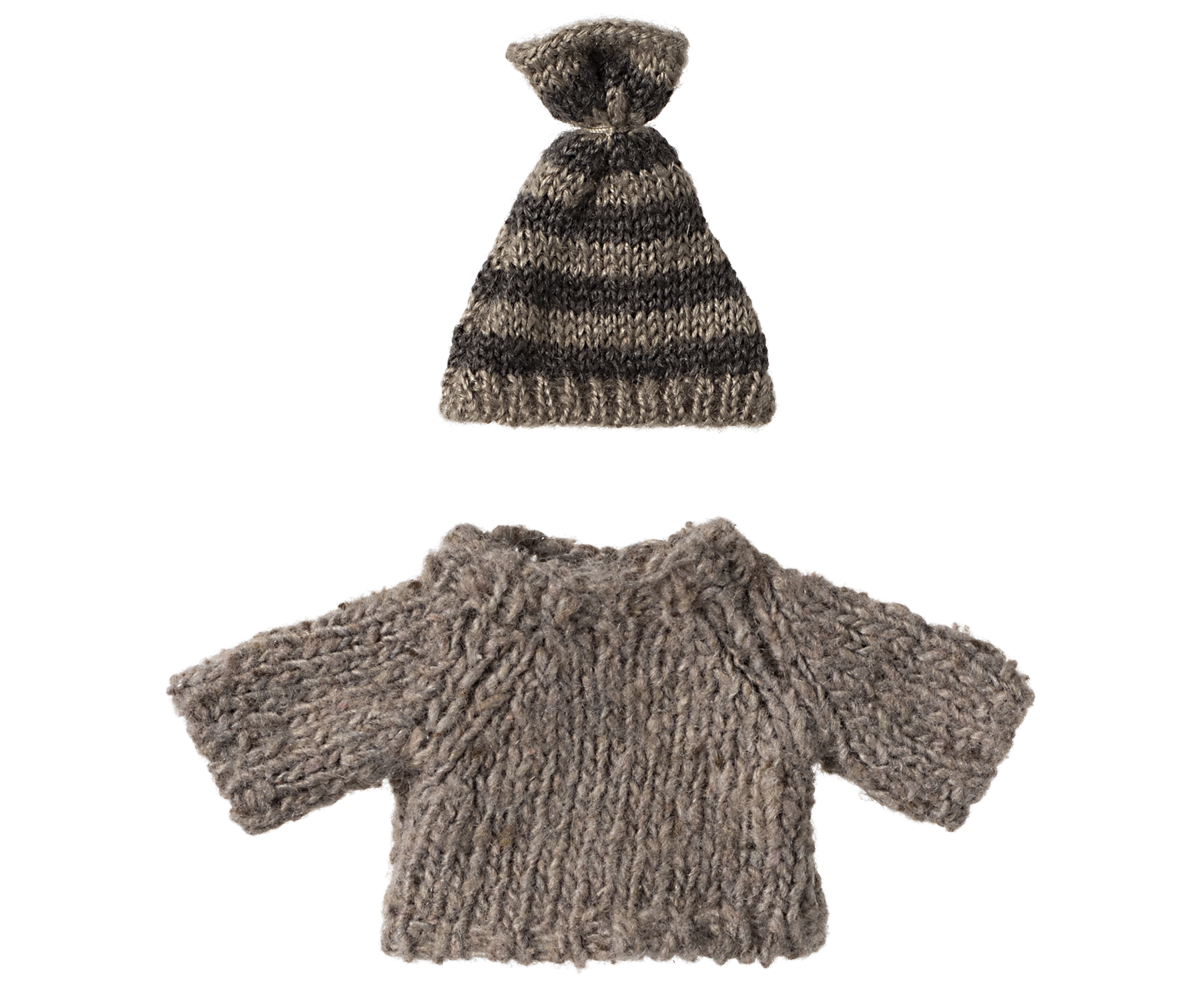 *PRE-ORDER* - Maileg Knitted Sweater & Hat, Big Brother Mouse - *ESTIMATED ARRIVAL MID NOVEMBER 2024