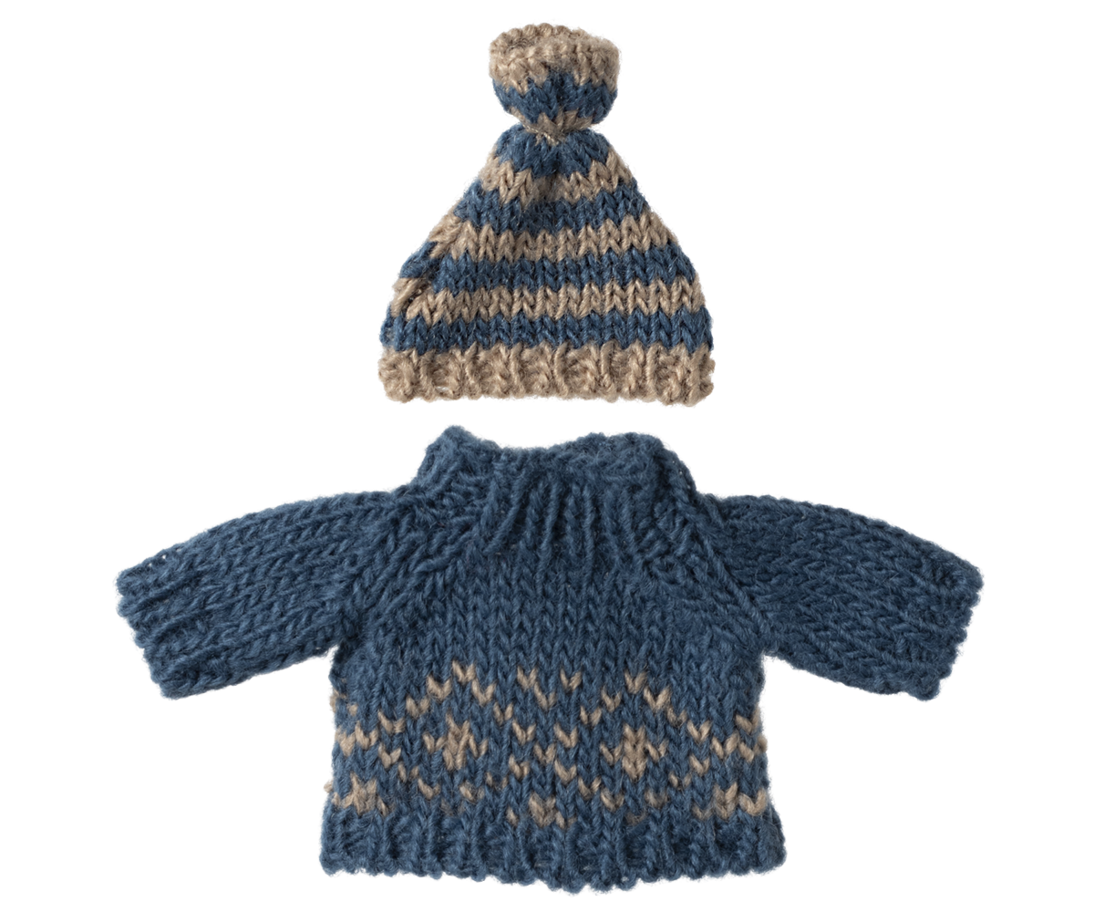 *PRE-ORDER* - Maileg Knitted Sweater & Hat, Dad Mouse - *ESTIMATED ARRIVAL MID NOVEMBER 2024*