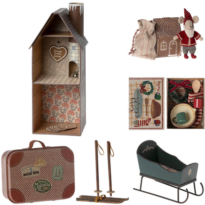 Maileg Gingerbread House (Mouse) & Santa Mouse Cosy Sleigh (Green) Ski Bundle - Worth £147.25